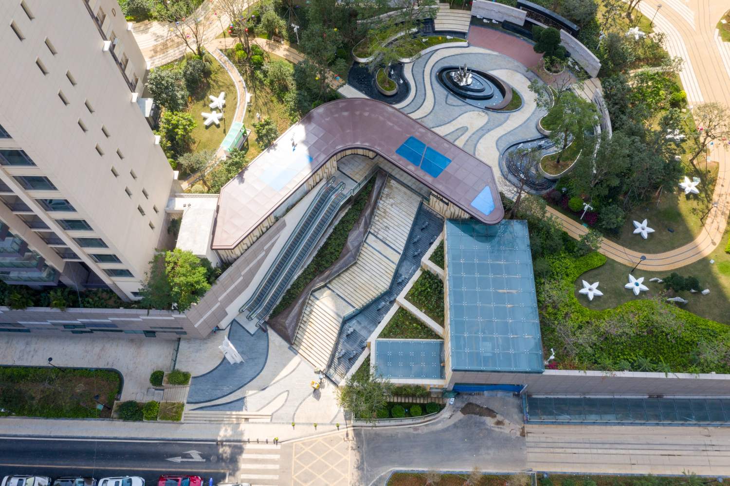 半山悅?；▓@